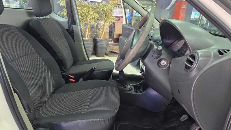 Nissan NP200 - G.I.G Motors - Image 16