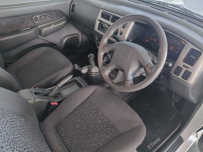 Mitsubishi Colt - Stiaan Autos (Pty) Ltd - Image 7