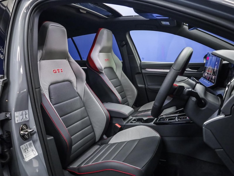 Volkswagen Golf - Hatfield VW Bryanston - Image 12