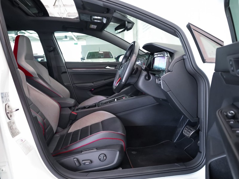 Volkswagen Golf - Hatfield VW Bryanston - Image 12