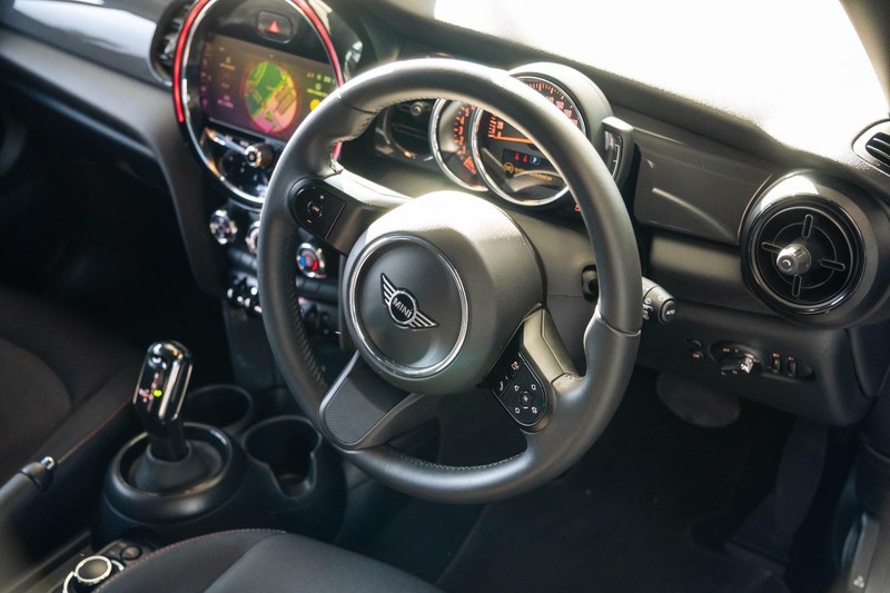 Mini Hatch - Bruma Nissan - Image 9