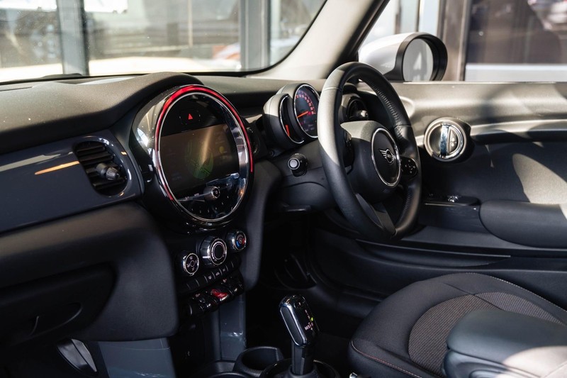 Mini Hatch - Bruma Nissan - Image 11