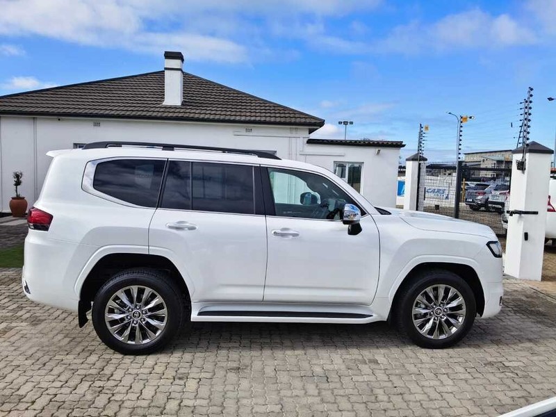 Toyota Land Cruiser - King Cars Bellville/Vredekloof - Image 8