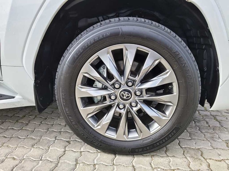 Toyota Land Cruiser - King Cars Bellville/Vredekloof - Image 9
