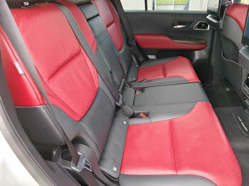 Toyota Land Cruiser - King Cars Bellville/Vredekloof - Image 15