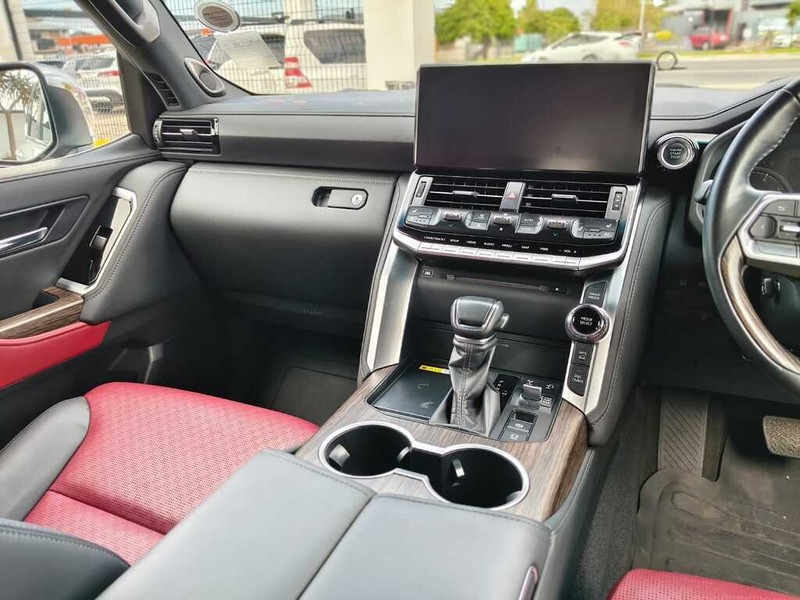 Toyota Land Cruiser - King Cars Bellville/Vredekloof - Image 12