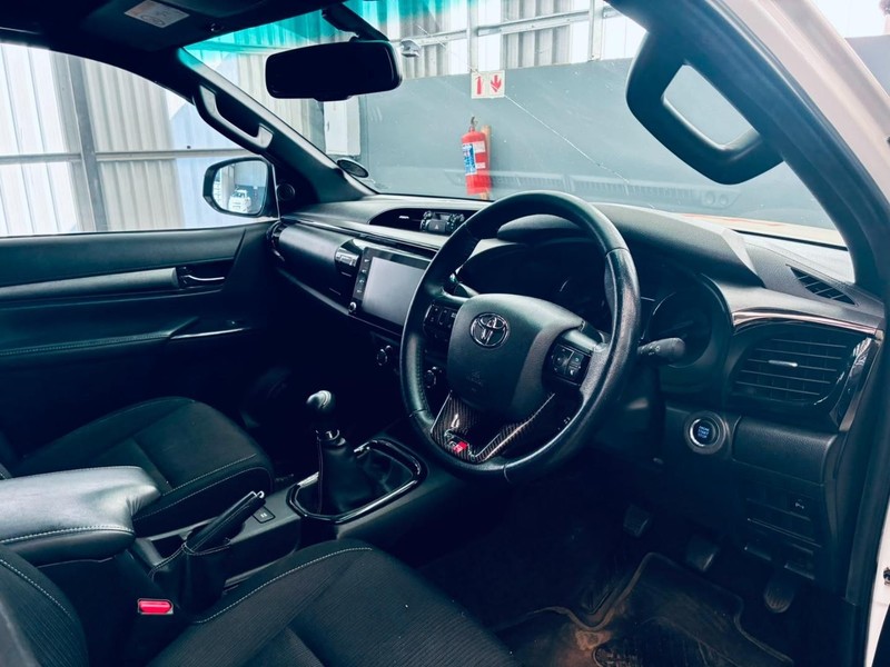 Toyota Hilux - Mit Mak Motors - Image 4