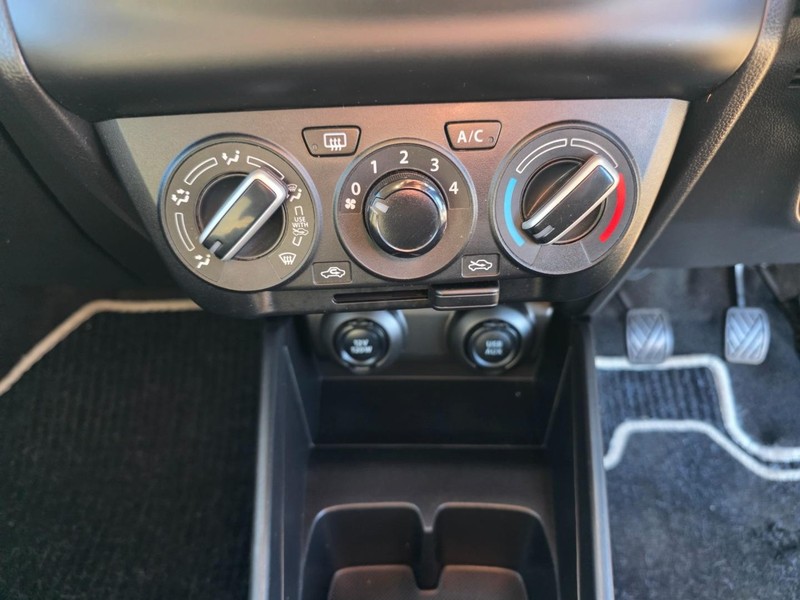 Suzuki Swift - Park Ford - Image 17