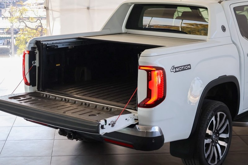 Volkswagen Amarok - Audi Centre Hatfield - Image 17