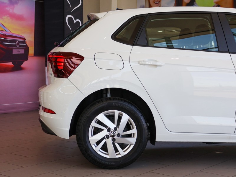 Volkswagen Polo - Hatfield VW Rivonia - Image 9