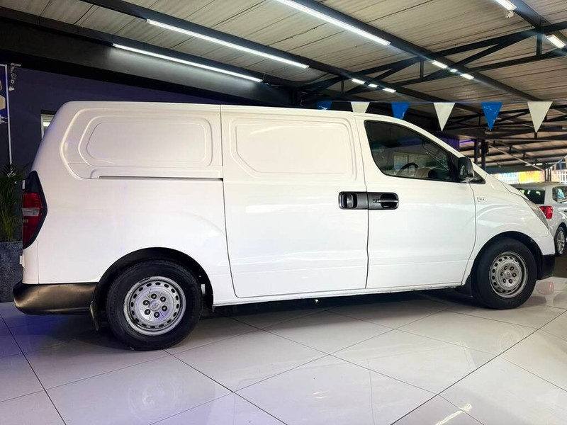 Hyundai H-1 - G.I.G Motors - Image 5