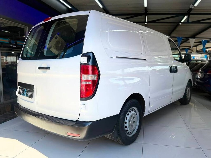 Hyundai H-1 - G.I.G Motors - Image 8