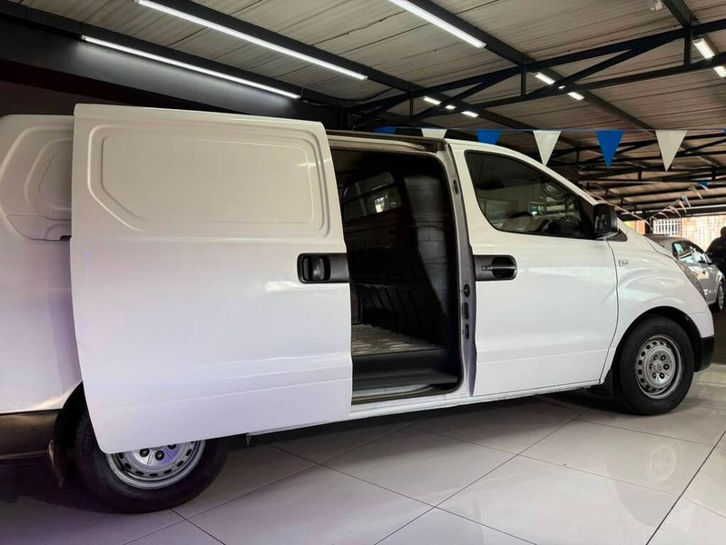Hyundai H-1 - G.I.G Motors - Image 16