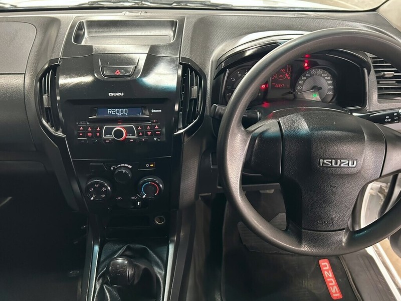 Isuzu D-Max - Bakwena Auto Sales - Image 11