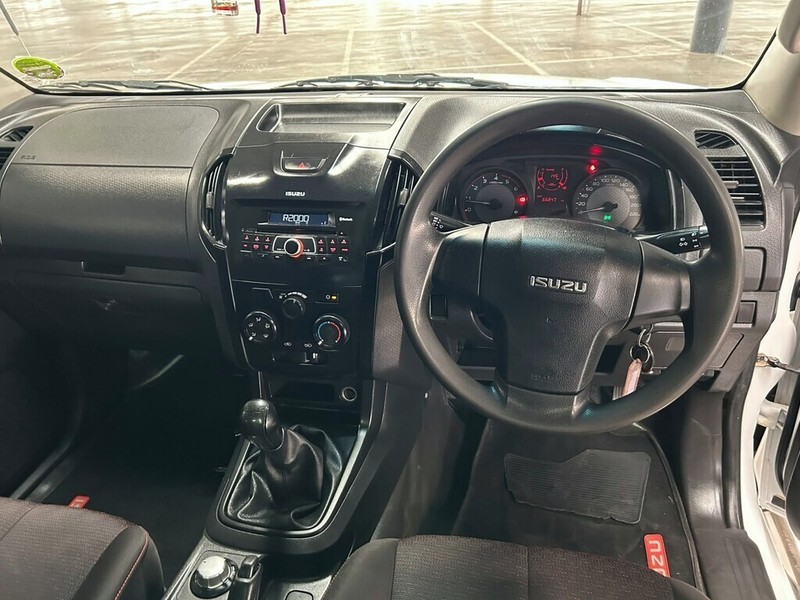 Isuzu D-Max - Bakwena Auto Sales - Image 10