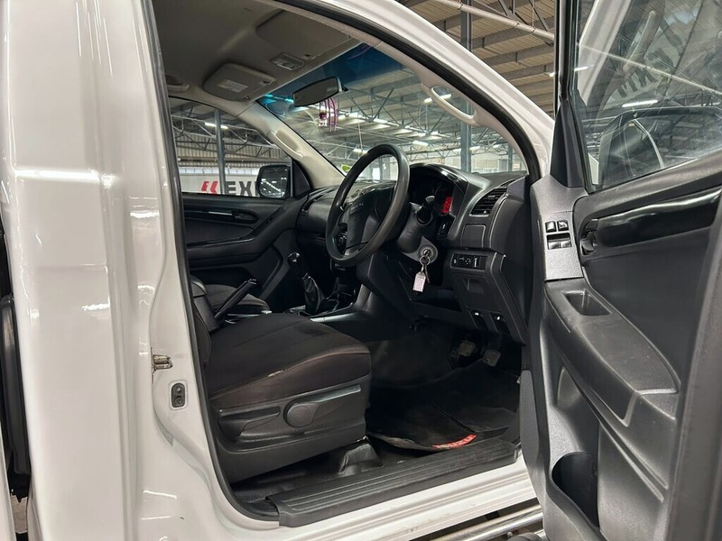 Isuzu D-Max - Bakwena Auto Sales - Image 9