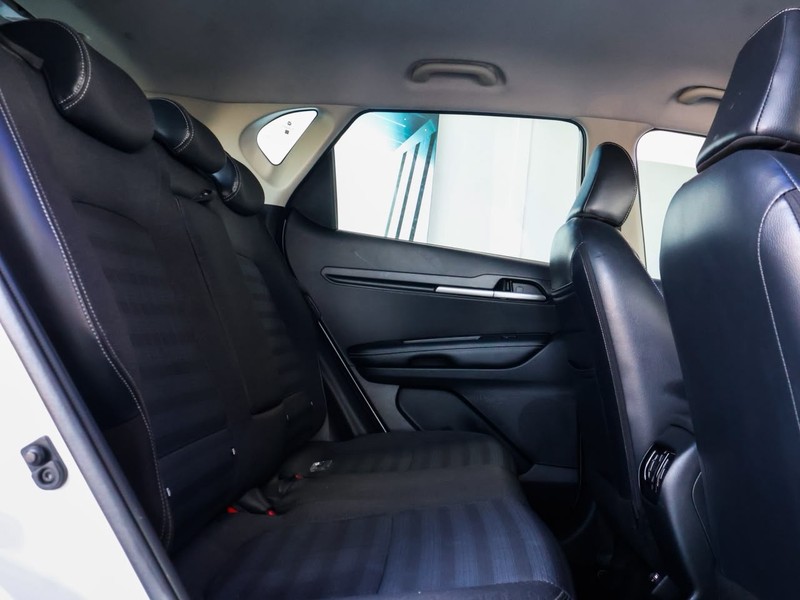 Kia Sonet - OMODA JAECOO Silver Lakes - Image 10