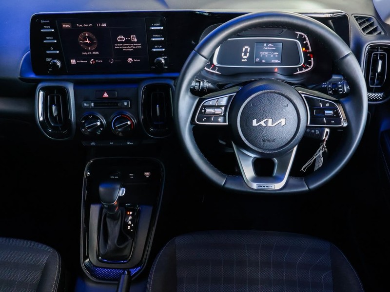 Kia Sonet - OMODA JAECOO Silver Lakes - Image 14