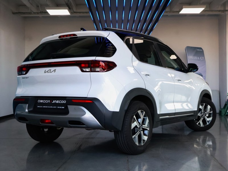 Kia Sonet - OMODA JAECOO Silver Lakes - Image 5