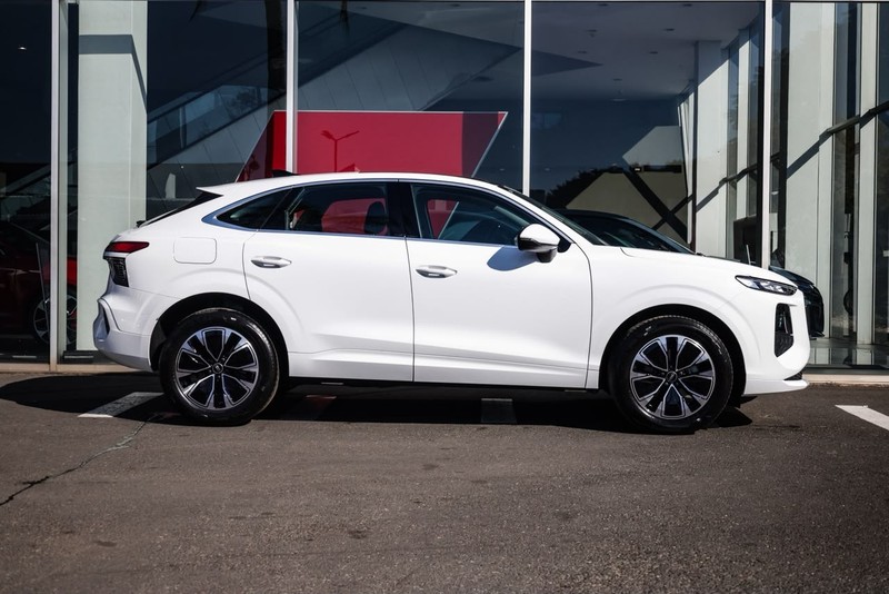 Audi Q3 - Audi Centre Hatfield - Image 6