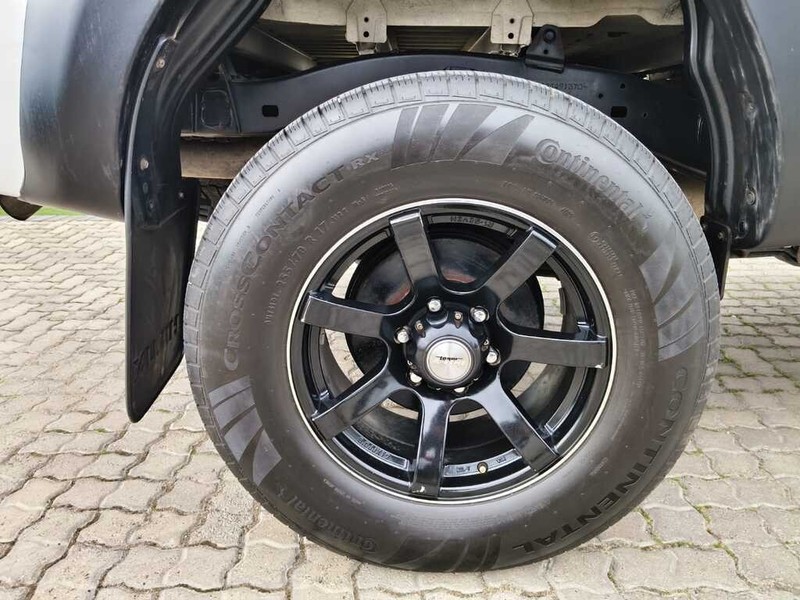Toyota Hilux - King Cars Bellville/Vredekloof - Image 12