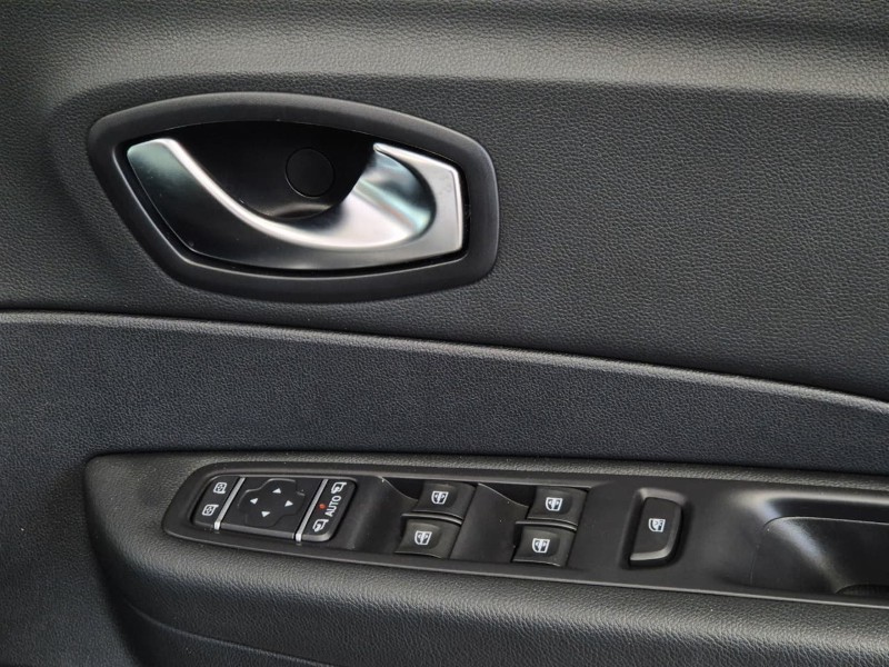 Renault Captur - Ford Bryanston - Image 17