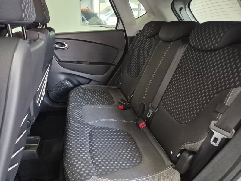 Renault Captur - Ford Bryanston - Image 9