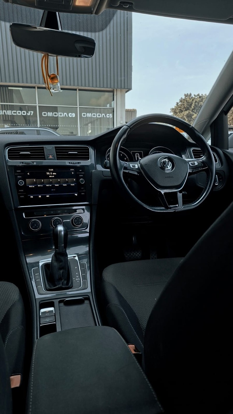Volkswagen Golf - Isuzu Richards Bay - Image 10