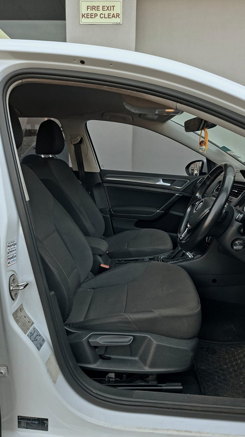 Volkswagen Golf - Isuzu Richards Bay - Image 6