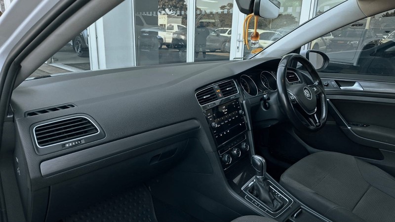 Volkswagen Golf - Isuzu Richards Bay - Image 11
