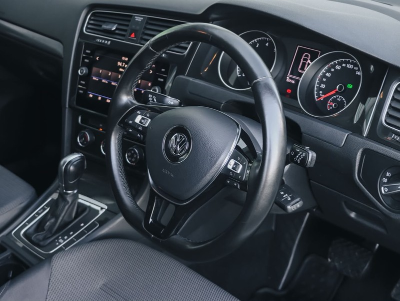 Volkswagen Golf - Isuzu Richards Bay - Image 17