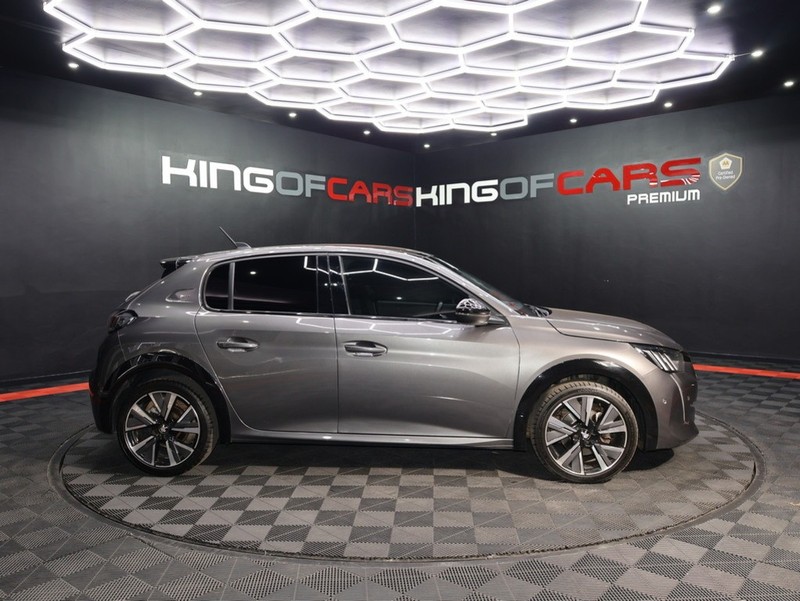 Peugeot 208 - KING OF CARS - Image 4