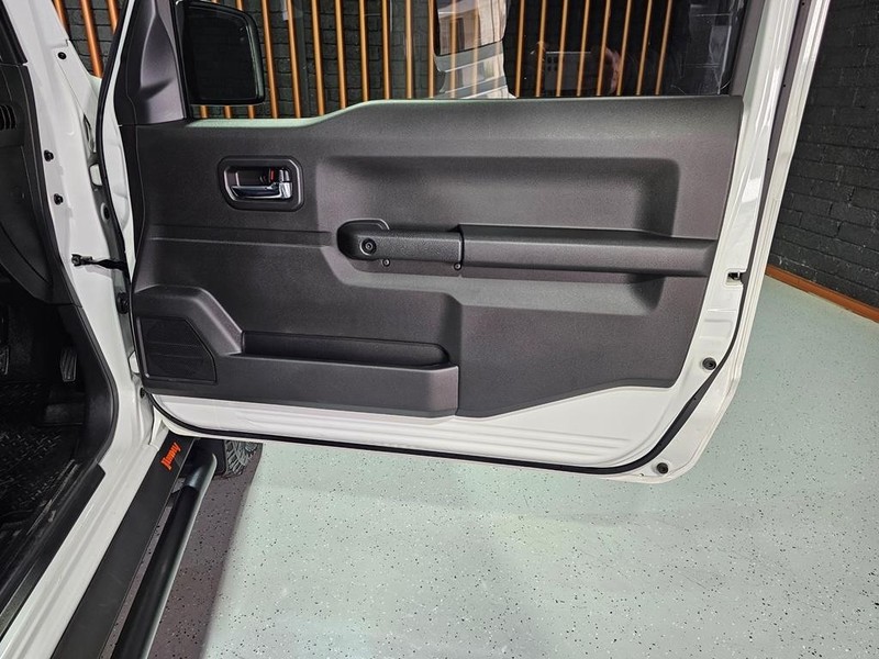 Suzuki Jimny - Mit Mak Motors - Image 7