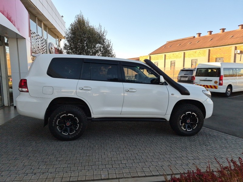 Toyota Land Cruiser - Nic Bottari Toyota - Image 3