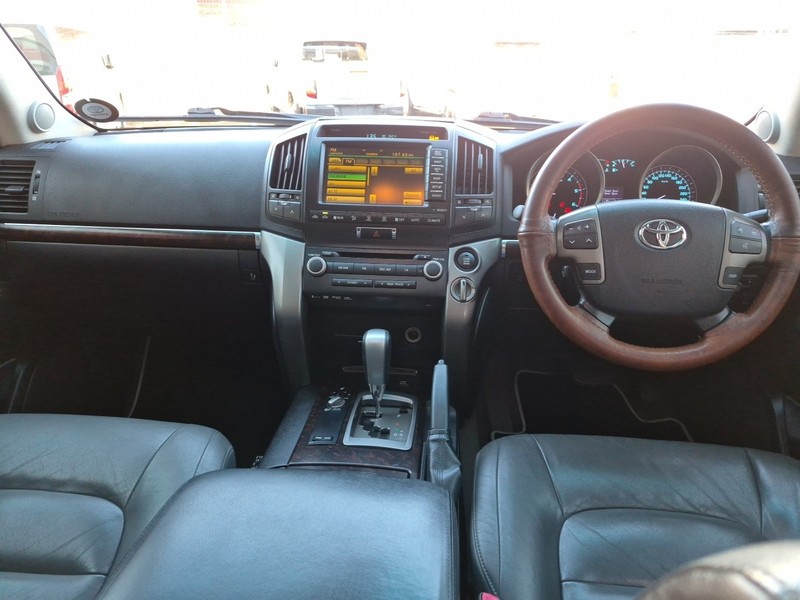 Toyota Land Cruiser - Nic Bottari Toyota - Image 21