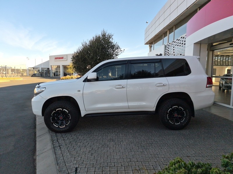 Toyota Land Cruiser - Nic Bottari Toyota - Image 20