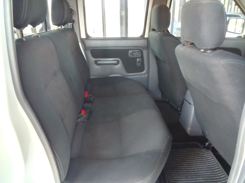 Nissan NP300 Hardbody - Markon Motors - Image 13