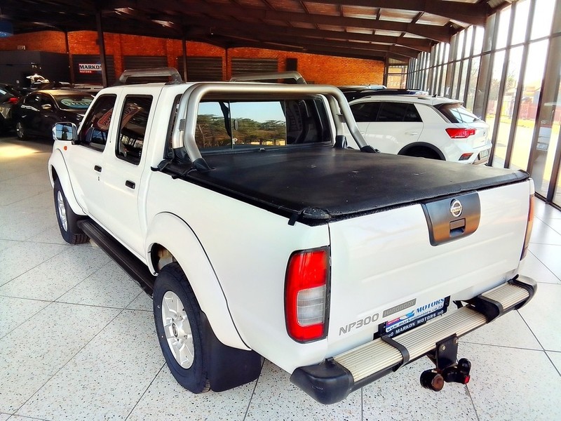 Nissan NP300 Hardbody - Markon Motors - Image 6