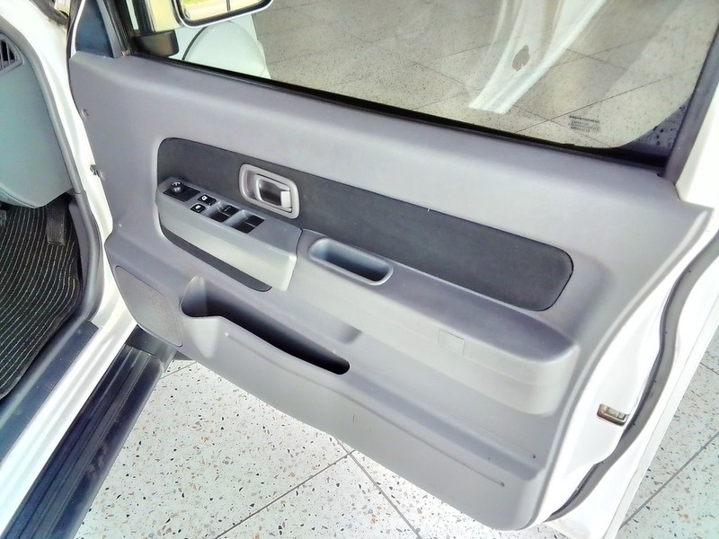 Nissan NP300 Hardbody - Markon Motors - Image 9