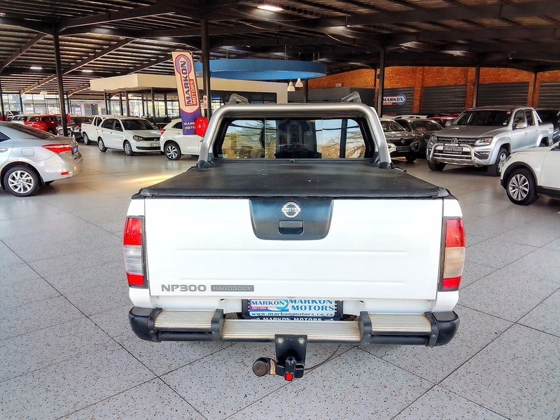 Nissan NP300 Hardbody - Markon Motors - Image 5