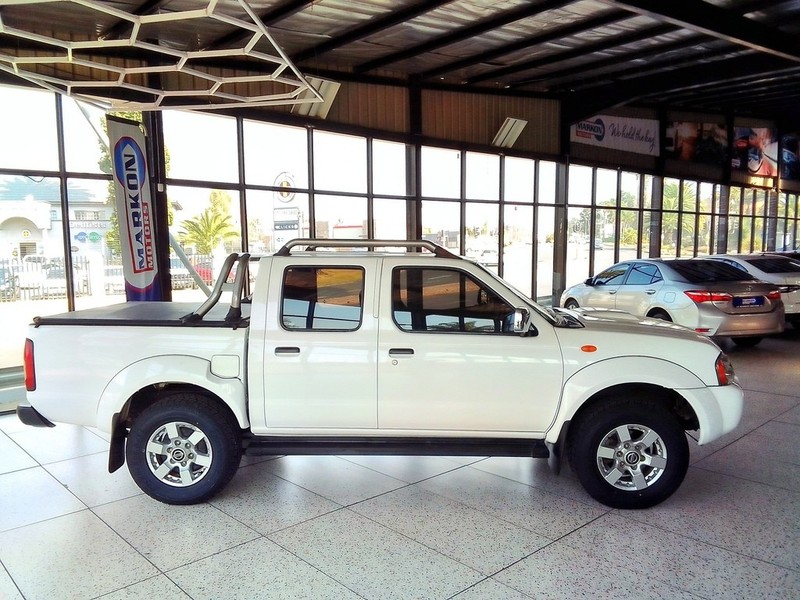 Nissan NP300 Hardbody - Markon Motors - Image 3