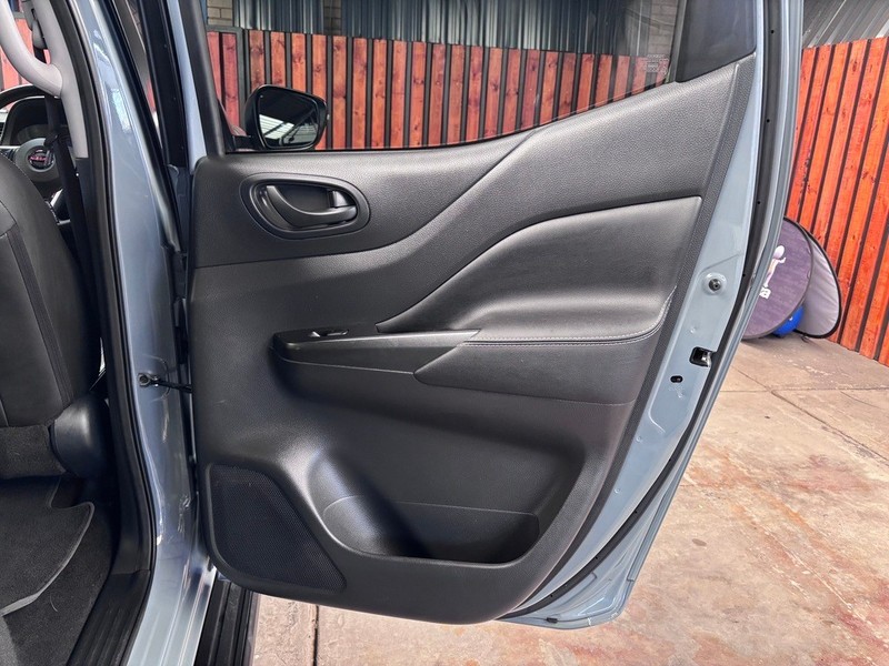 Nissan Navara - We Buy Bakkies - Image 15