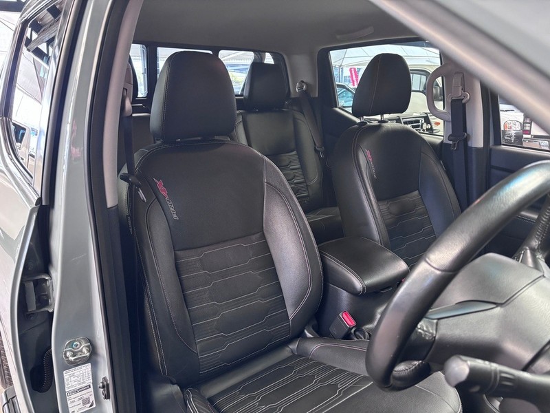 Nissan Navara - We Buy Bakkies - Image 14