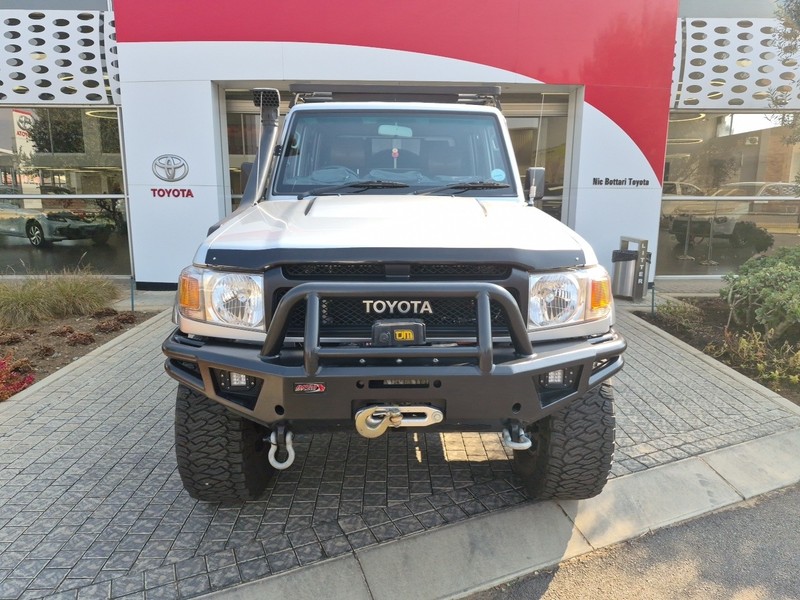 Toyota land cruiser 79 - Nic Bottari Toyota - Image 2
