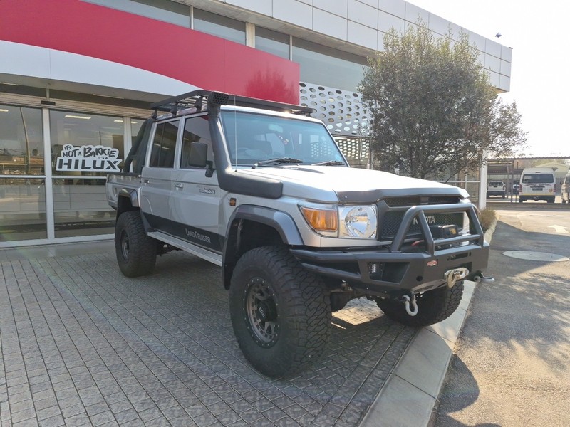 Toyota land cruiser 79 - Nic Bottari Toyota - Image 1