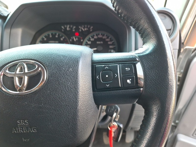 Toyota land cruiser 79 - Nic Bottari Toyota - Image 8