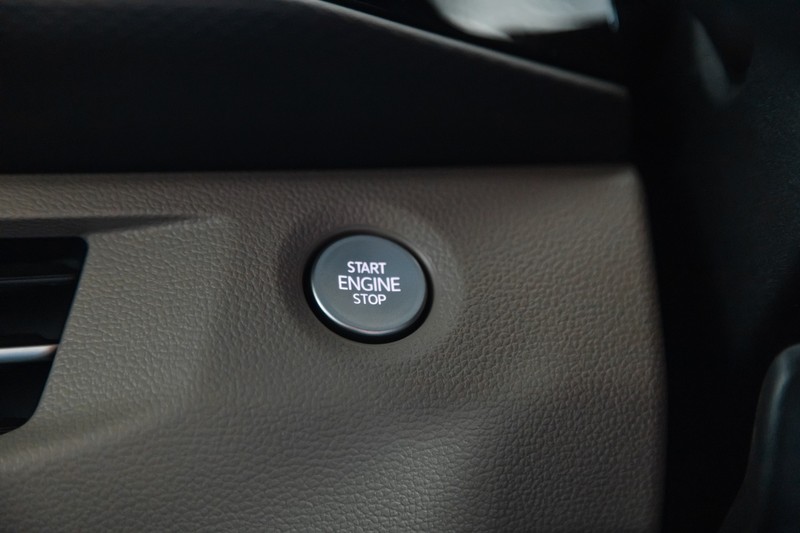 Volkswagen Caravelle - Midbay Motors - Image 10