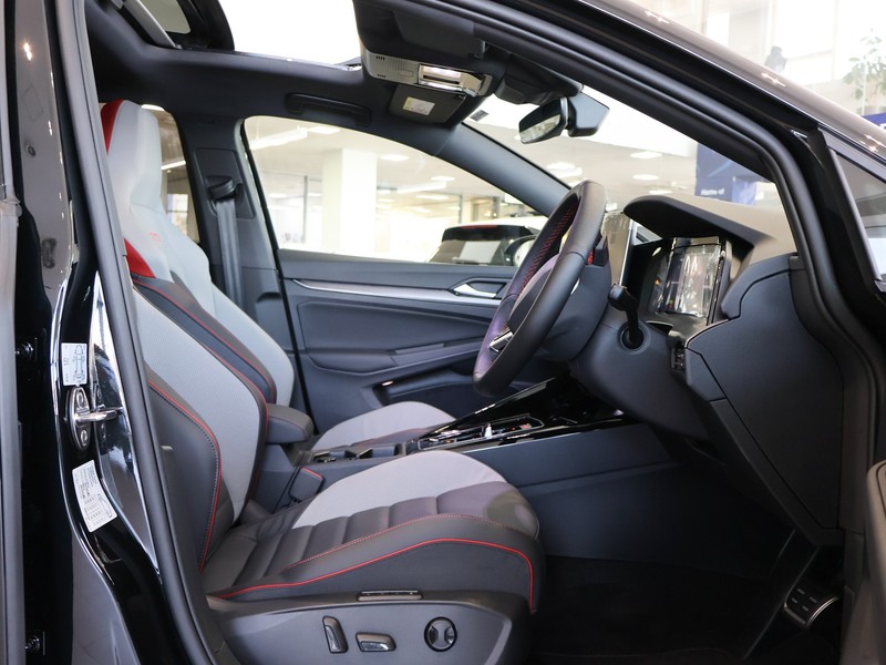 Volkswagen Golf - Hatfield VW Melrose Arch - Image 13