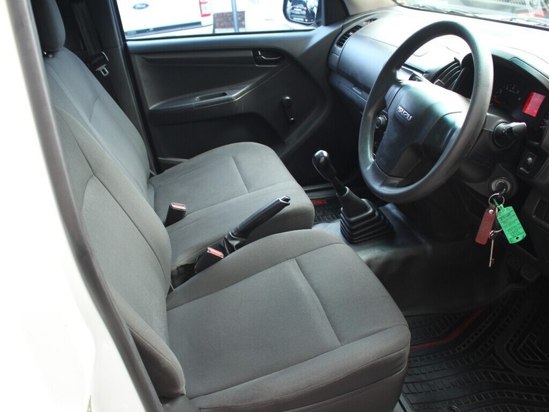 Isuzu D-Max - Authentique Autos - Image 6