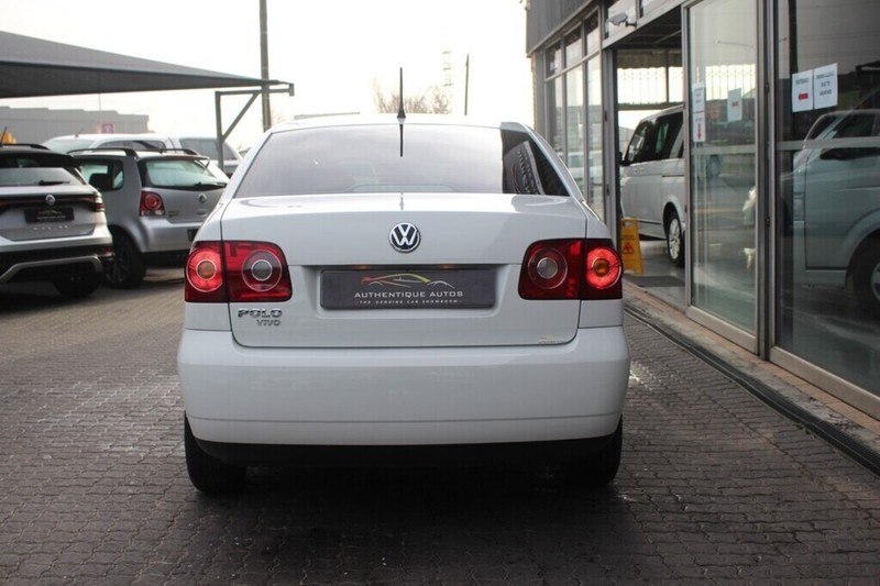 Volkswagen Polo Vivo - Authentique Autos - Image 9